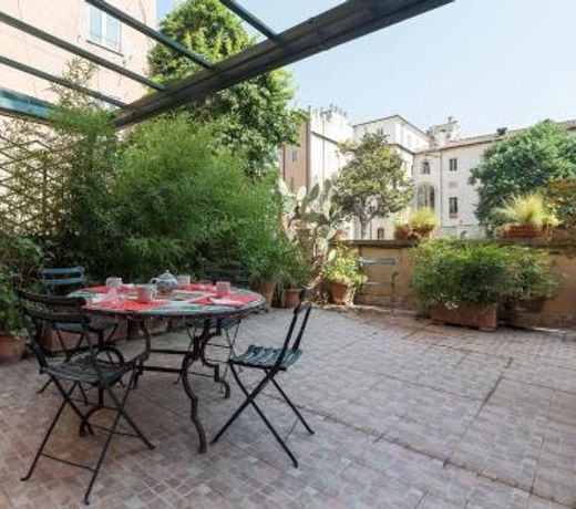 Charming apartment with private terrace at via Giulia