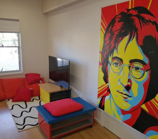 Gawler Townhouse 1 Bedroom John Lennon Room