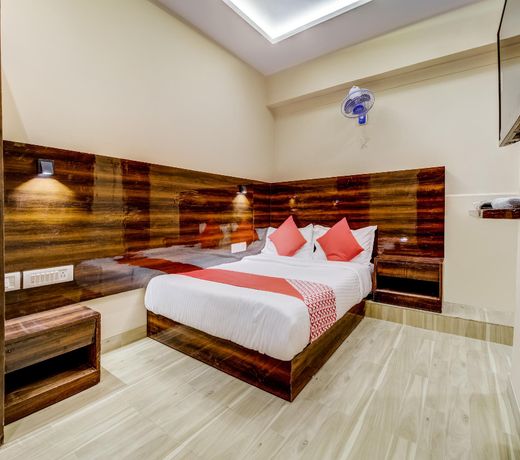 OYO 43828 Hotel Zara Inn