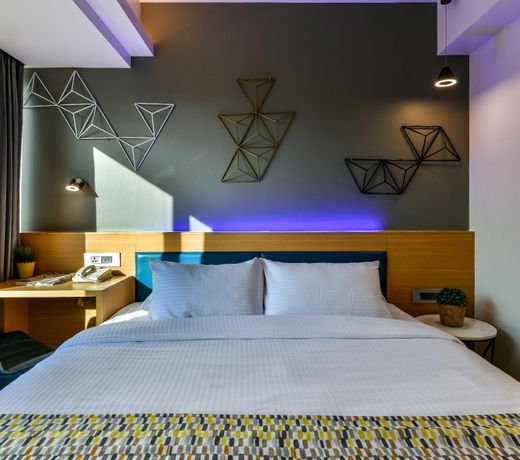 HOTEL INDIE STAYS