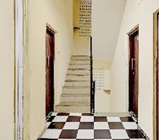 oyo home 78367 Amba executive