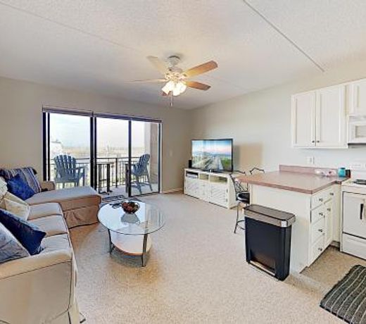 New Listing! Downtown Riverfront Condo with Balcony condo