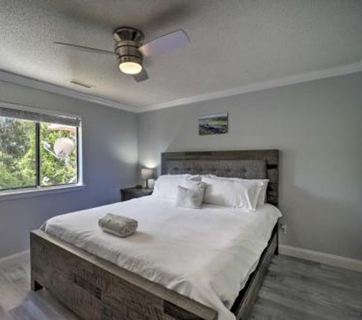 Updated Wilmington Retreat about 2 Miles to UNCW!