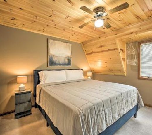 Rock River Waterfront Cabin Dock and Game Room!