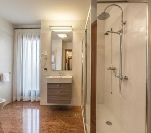 Ca' Del Monastero 3 Collection Apartment for 4 Guests with Lift