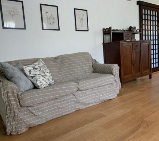 Claraâs place
