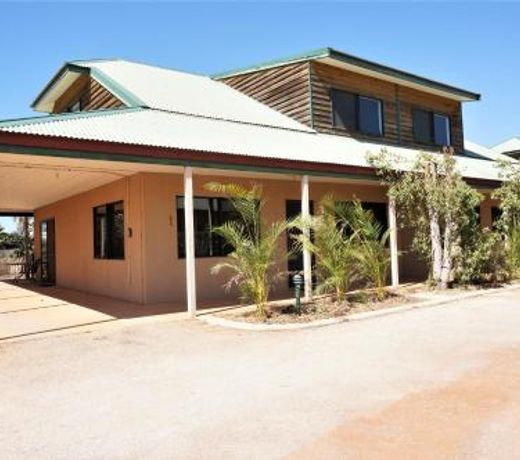 Ningaloo Breeze Villa 4 - 3 Bedroom Fully Self-Contained Holiday Accommodation