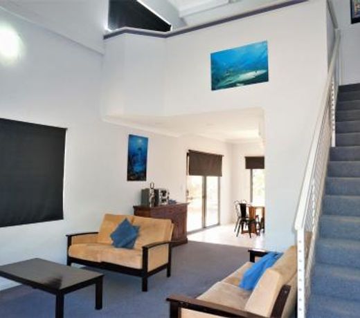 Ningaloo Breeze Villa 4 - 3 Bedroom Fully Self-Contained Holiday Accommodation