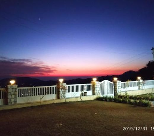 Valley View Huge 2 BHK Family Villa with Lawn and Kitchen By Kaathkuni Homes