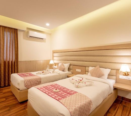 Hotel White Rock By The Solitaire Hospitality