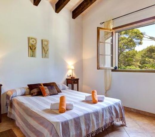 Casa con jardin y piscina - MORELL ONZE