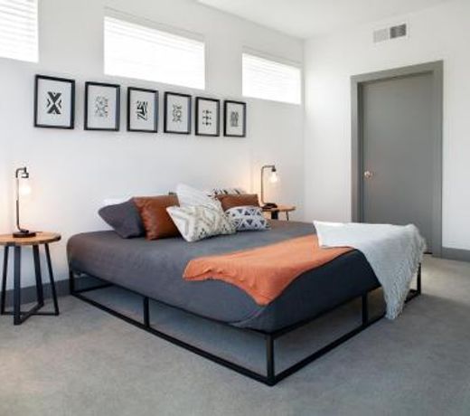 Luxury downtown apartment w king bed and sky lounge