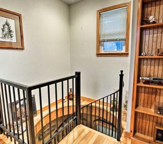 Stockton Lake Escape with Kitchen, Half Mile to Lake