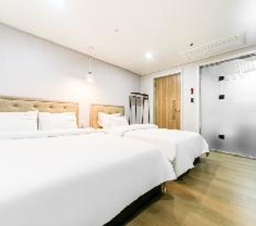 Changwon Sangnamdong Queens Hotel
