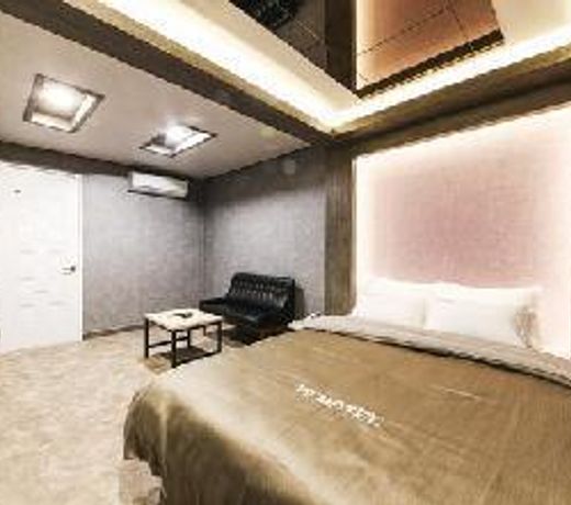 Gumi Wonpyeong-dong Hotel V2 (V2)