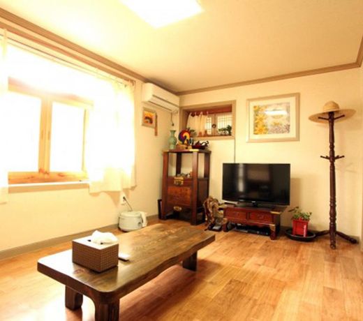 Jeonju Gyodong Baekjak Hanok Stay