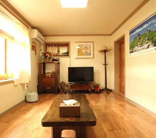 Jeonju Gyodong Baekjak Hanok Stay