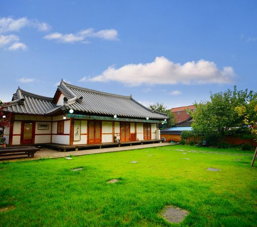 Jeonju Hanok Village Accommodation Jidang Hanok Pension