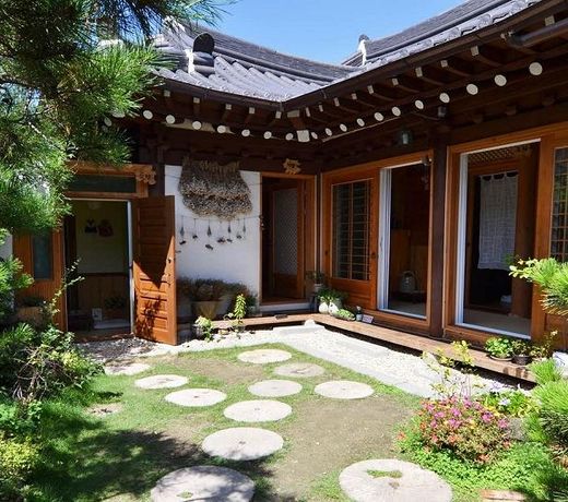 Jeonju Blue Cradle Hanok Pension