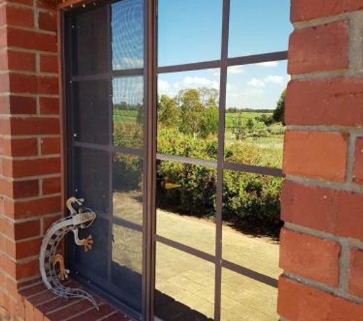 Barossa Glen ~ Henri's Cottage ~ Bed & Breakfast