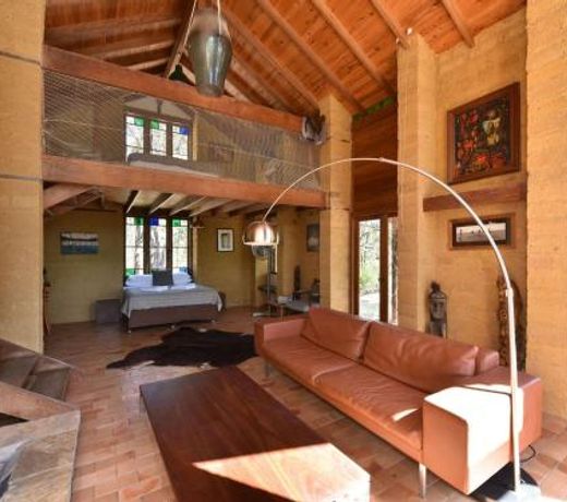 Corymbia Cottage - unique, quirky, private, a guest favourite