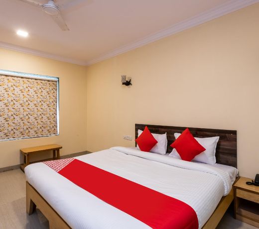 OYO 30985 Mahakaleshwar Avenue