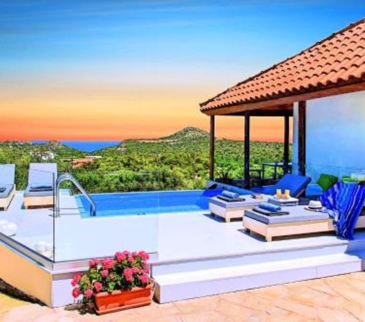 Olive Green Villa Heated Pool