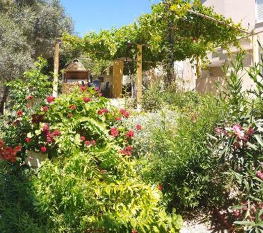 Cottage home at South Chania
