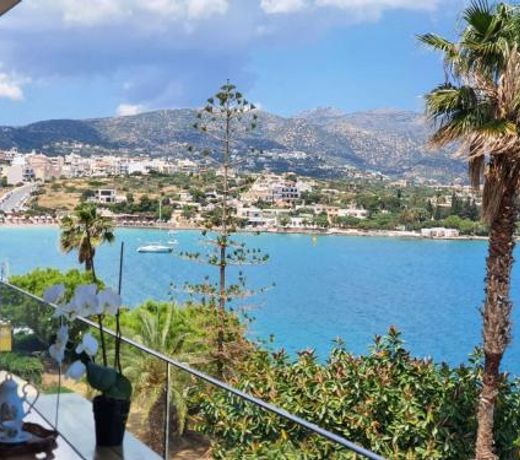 Paradise seafront apartment