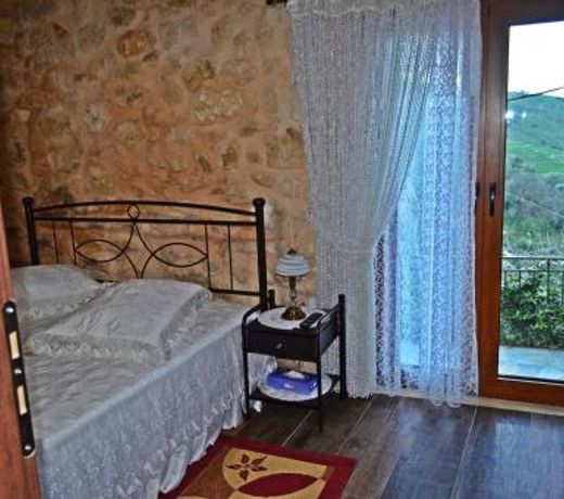 Mpampis Guesthouse