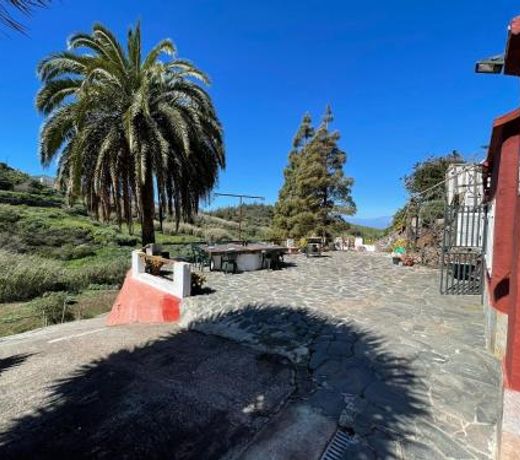 CASA CUEVA LA HOYETA