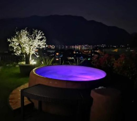 Magic Garden Como-Pool-Jacuzzi and amazing Lake view