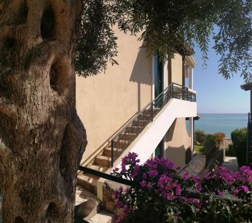 Glyfada New Era Home 31