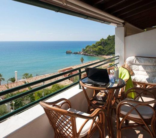 BR Standard | Glyfada Beach Sea View Apartments