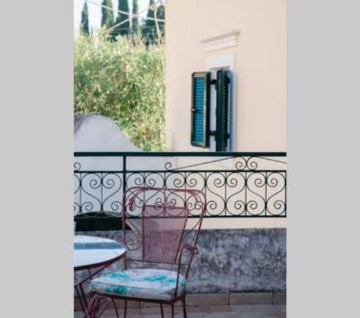 Traditional House in Kouramades