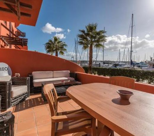 Luxury Apartment, Marina, Beach & Pool