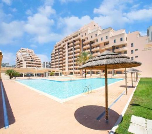 Modern Apartment in Portimao with Swimming Pool
