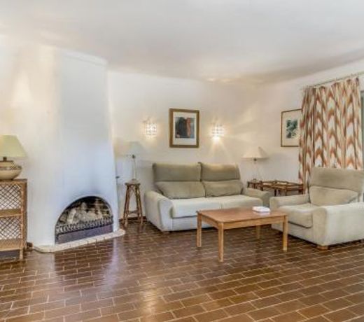 FLH Vilamoura Family House with Pool