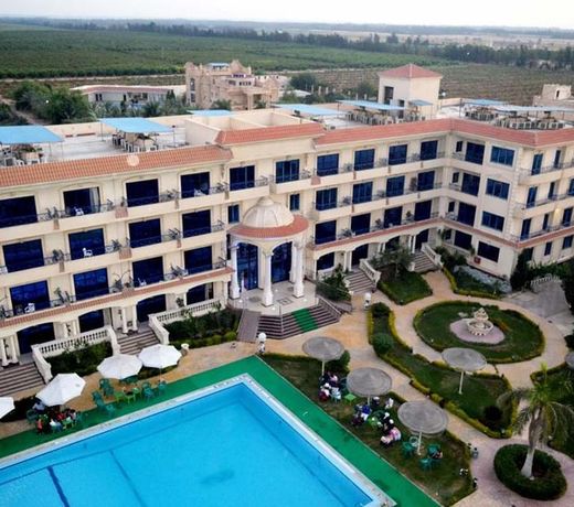 Green Desert Hotel