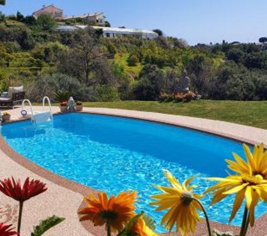 Studio-mezzanine dans villa