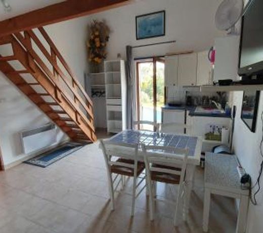 Studio-mezzanine dans villa