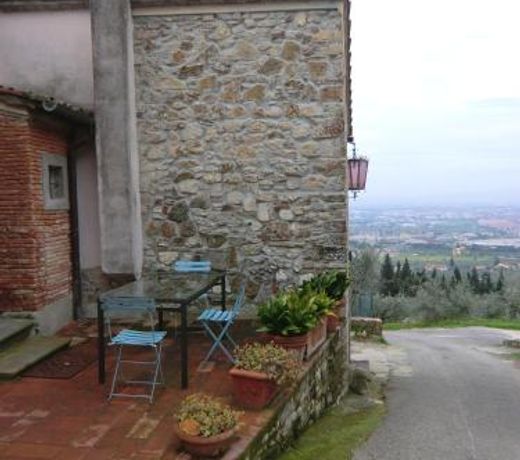 One bedroom appartement with city view shared pool and jacuzzi at Calenzano