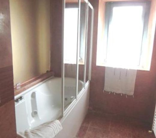 One bedroom appartement with city view shared pool and jacuzzi at Calenzano
