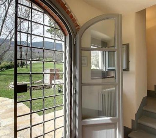 Casaglia 2 Â· Apartment With Shared Pool