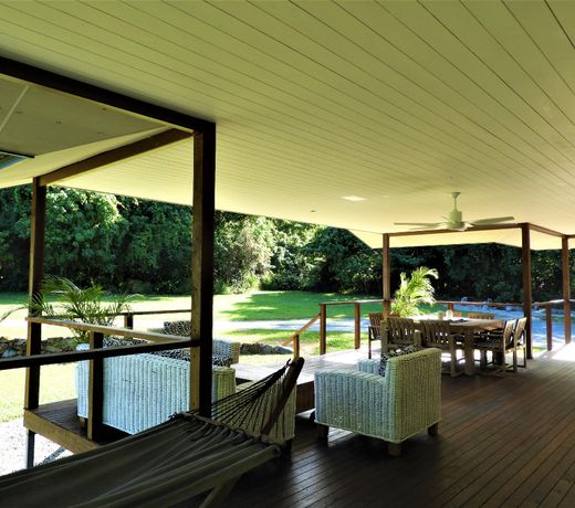Coconut Beach House on the Coral Sea