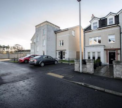 Orange Apartments Polmuir Gardens Only 7 minutes to City Centre