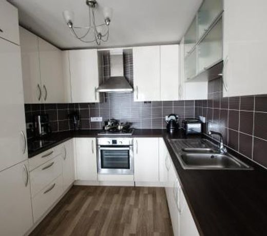 Orange Apartments - Portland Street