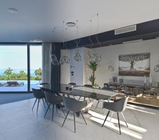 Pula Villa Sleeps 10 with Pool Air Con and WiFi