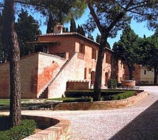 Siena Apartment Sleeps 6 Pool WiFi