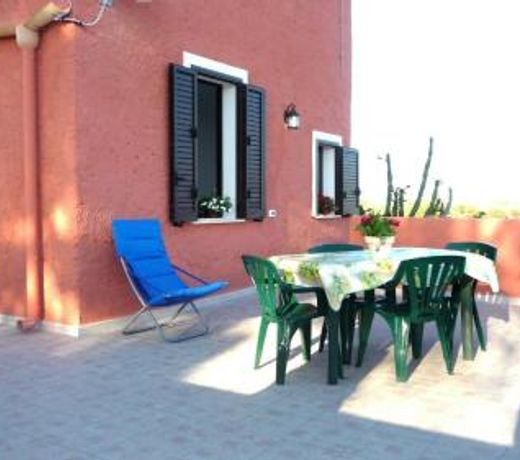 House with 4 bedrooms in Marinella di Selinunte with furnished terrace and WiFi 2 km from the beach